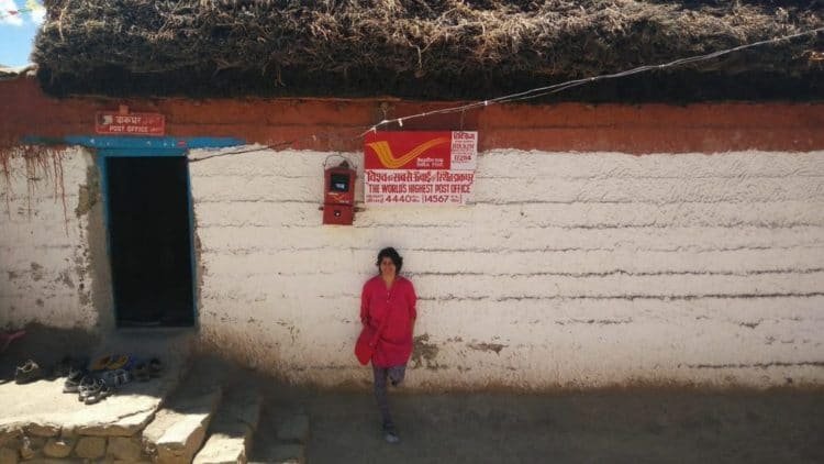 family_travel_blog_woman_post_office