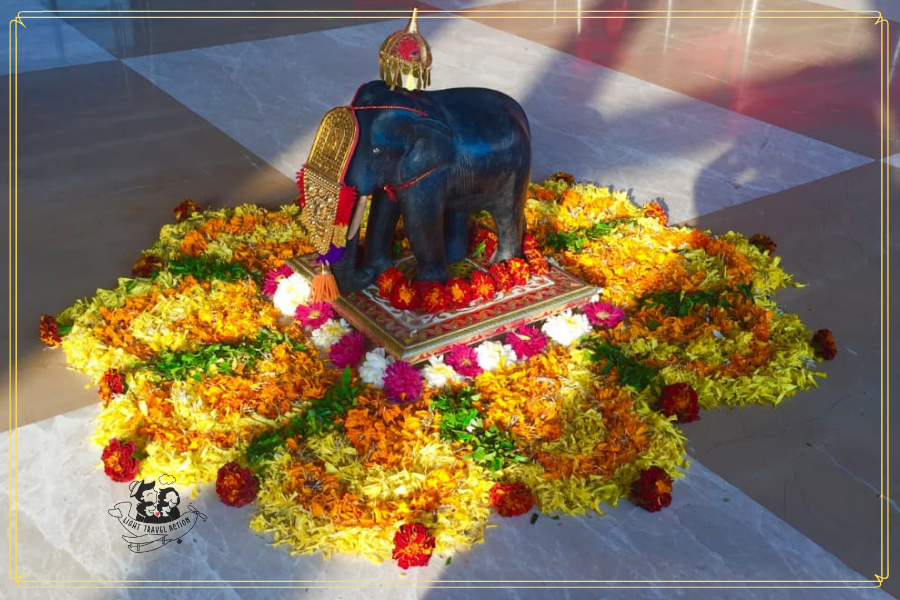 Click to see awesome Decoration ideas that you can do at home. Be it Diwali, Dussera, Durga Puja or Ganesh Chaturthi these decorations ideas will beautify your entrance, aarti thali, pooja ghar and all places festive. The season of lights and joy is here. As the festival of Diwali gets closer, it is the right time get creative with decorations. Click for Diwali Decoration Inspirations #diwalidecorationsathome #diwalidecorationsathomediy #diwalidecorationsoutdoor #diwalidecorationshanging