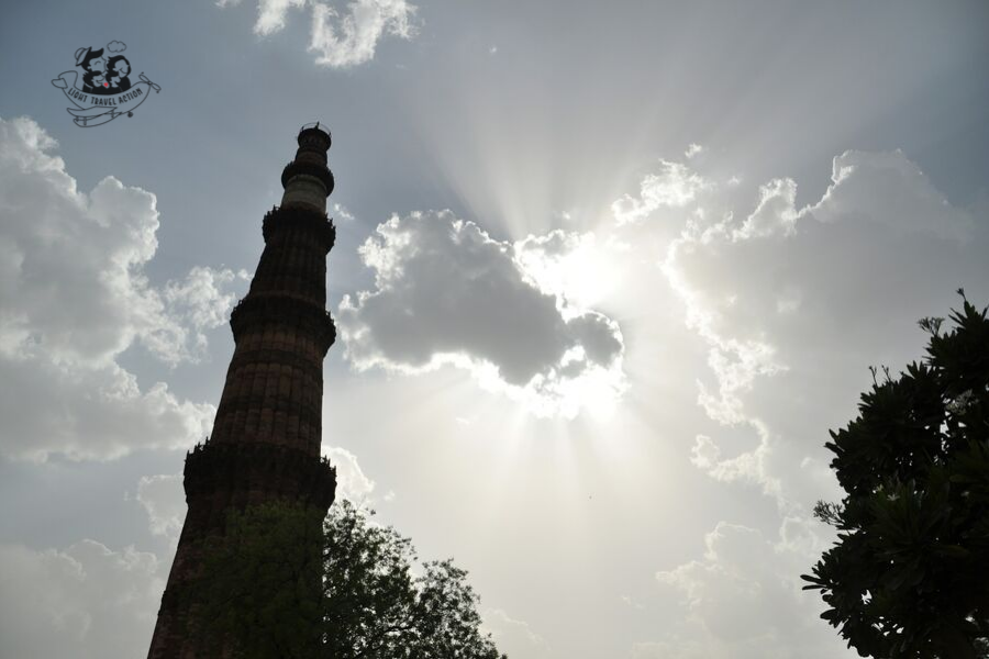 Qutub Minar is a very famous monument located in Mehrauli, Delhi.It is easy to reach Qutub Minar by local bus, metro or taxi.‘Qutub’ word is derived from Arabic which means ‘pole’ or ‘axis’ and ‘Minar’ refers to tower.Minaret refers to a tower that is typically a part of a mosque, with a balcony which is used by a muezzin to make calls to the Muslims for prayer. Click to read more #lighttravelaction #Qutabminar #qutabminarphotography #qutabminartowers #qutabminarmonuments #qutubminarphotography