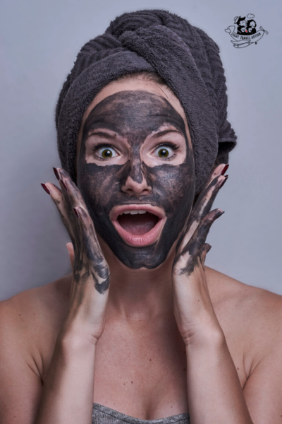 Ayurveda says that you should not use any such thing on your skin that you can not eat. Whatever we apply on our skin, may get absorbed by it. Beauty products that we use on our skin may contain harmful ingredients. Get started with the goodness of Ayurvedic beauty with these 8 organic beauty brands for the natural and loving touch of Ayurvedic care. Pollution, stress, and lack of time for proper skin care is every woman’s nightmare #lighttravelaction #ayurveda #skincare