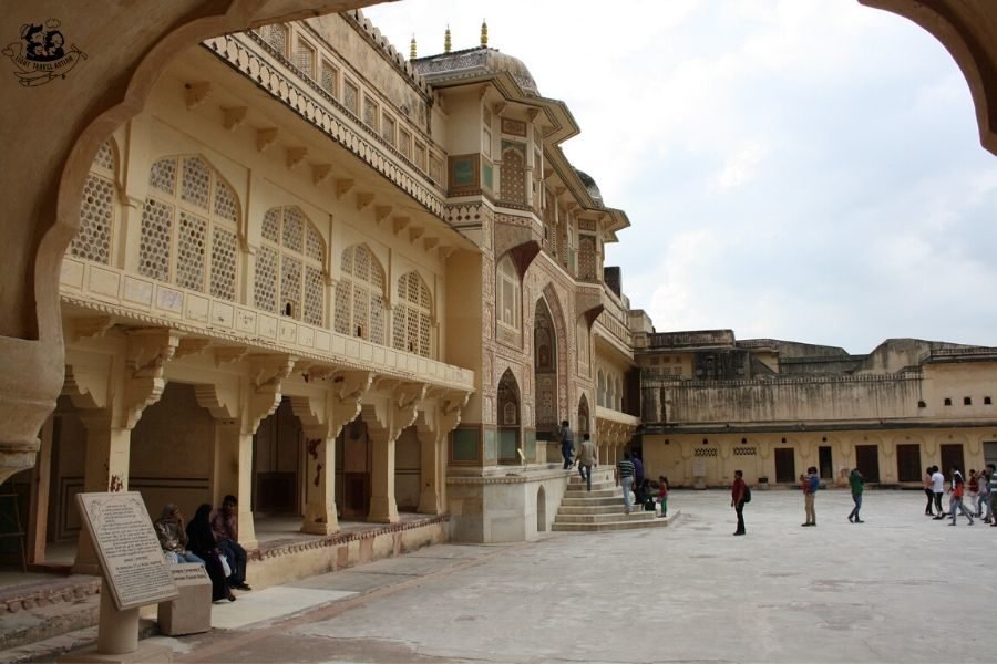 One of the top tourist attractions of Jaipur, the stunning Amer Palace Fort sits atop a small hill, and is located at a distance about 11 km from the main city. Built with pale yellow and pink sandstone, and with white marble, the magnificent Amer Fort is an extensive palace complex. Click to read things to know before your visit #lighttravelaction #amberfortjaipurphotography #amberfort #amberfortjaipur #amberfortphotography #amberfortjaipurarchitecture #amberfortjaipurindia #amerfortjaipurindia