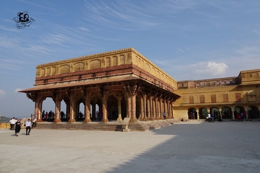 One of the top tourist attractions of Jaipur, the stunning Amer Palace Fort sits atop a small hill, and is located at a distance about 11 km from the main city. Built with pale yellow and pink sandstone, and with white marble, the magnificent Amer Fort is an extensive palace complex. Click to read things to know before your visit #lighttravelaction #amberfortjaipurphotography #amberfort #amberfortjaipur #amberfortphotography #amberfortjaipurarchitecture #amberfortjaipurindia #amerfortjaipurindia