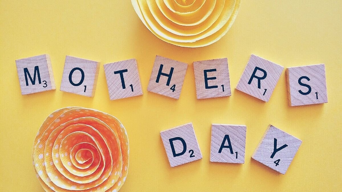 lighttravelaction-mothersday-giftguide